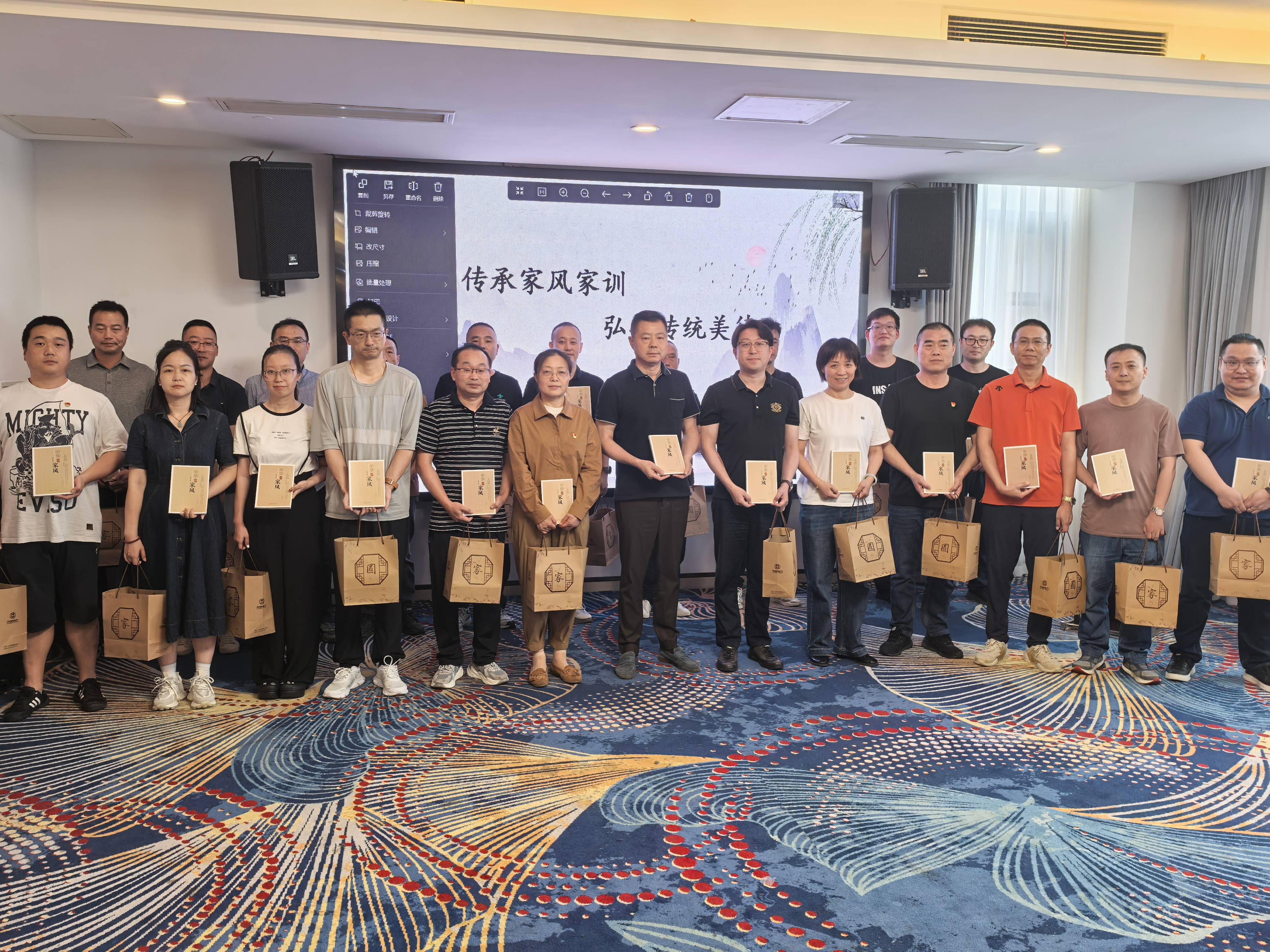 (1)-5b9b92b39bac47e3beb1b622d96f6c75