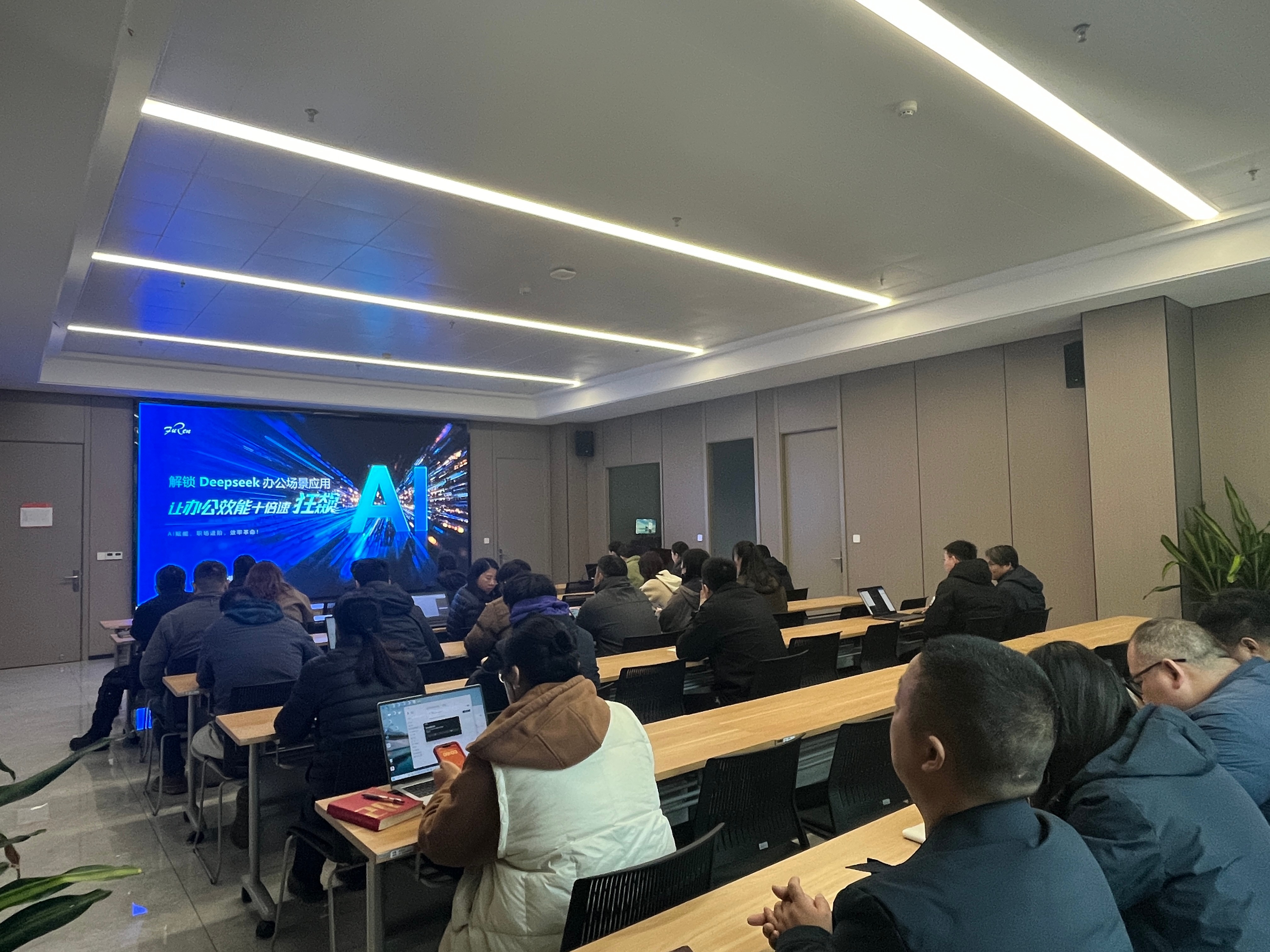 IMG_4299(1)-76d3ba4c9a274f2fa40a20806c490fb8