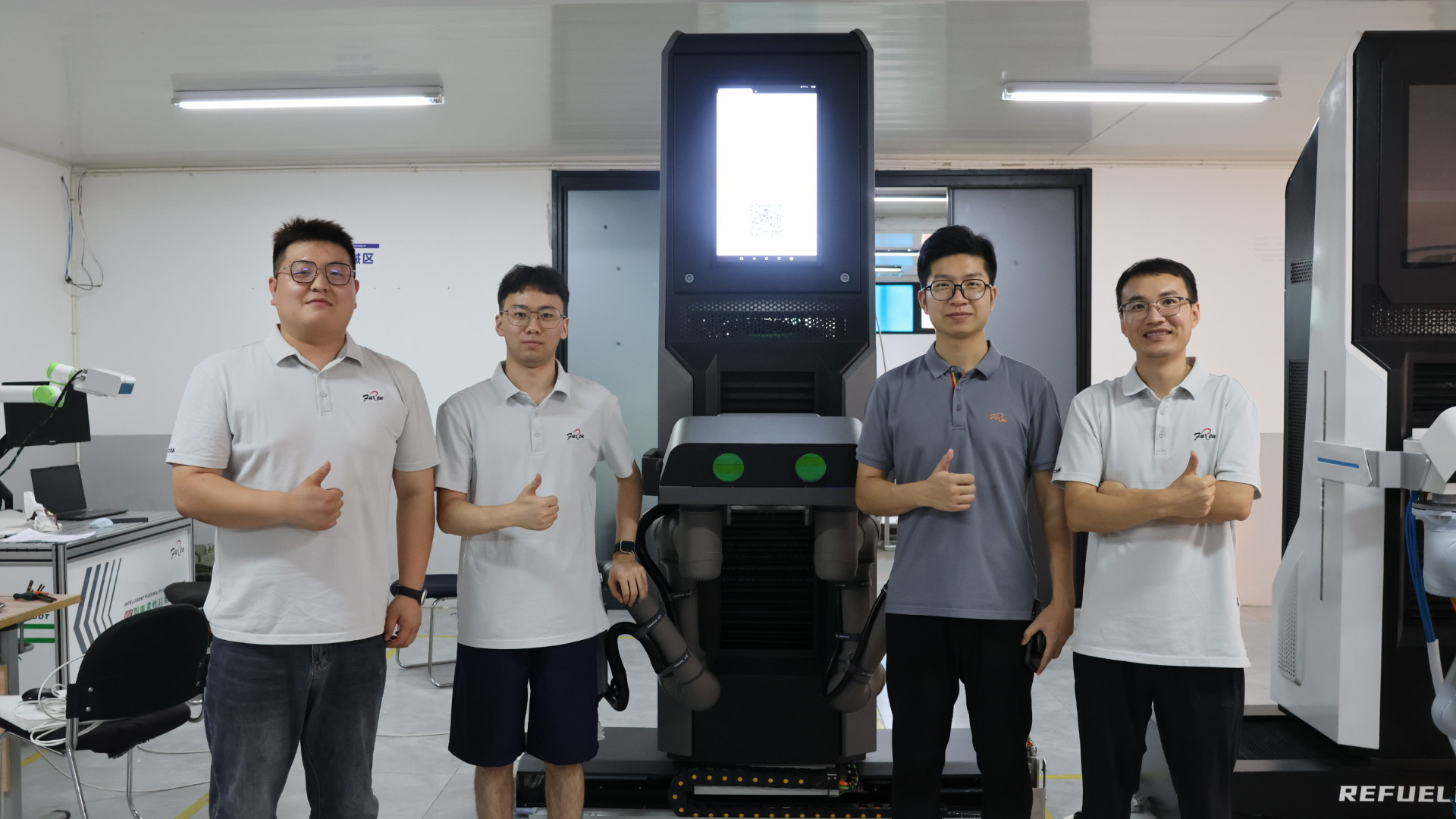 0O8A3212-408291d7cfa244babca288581f193095