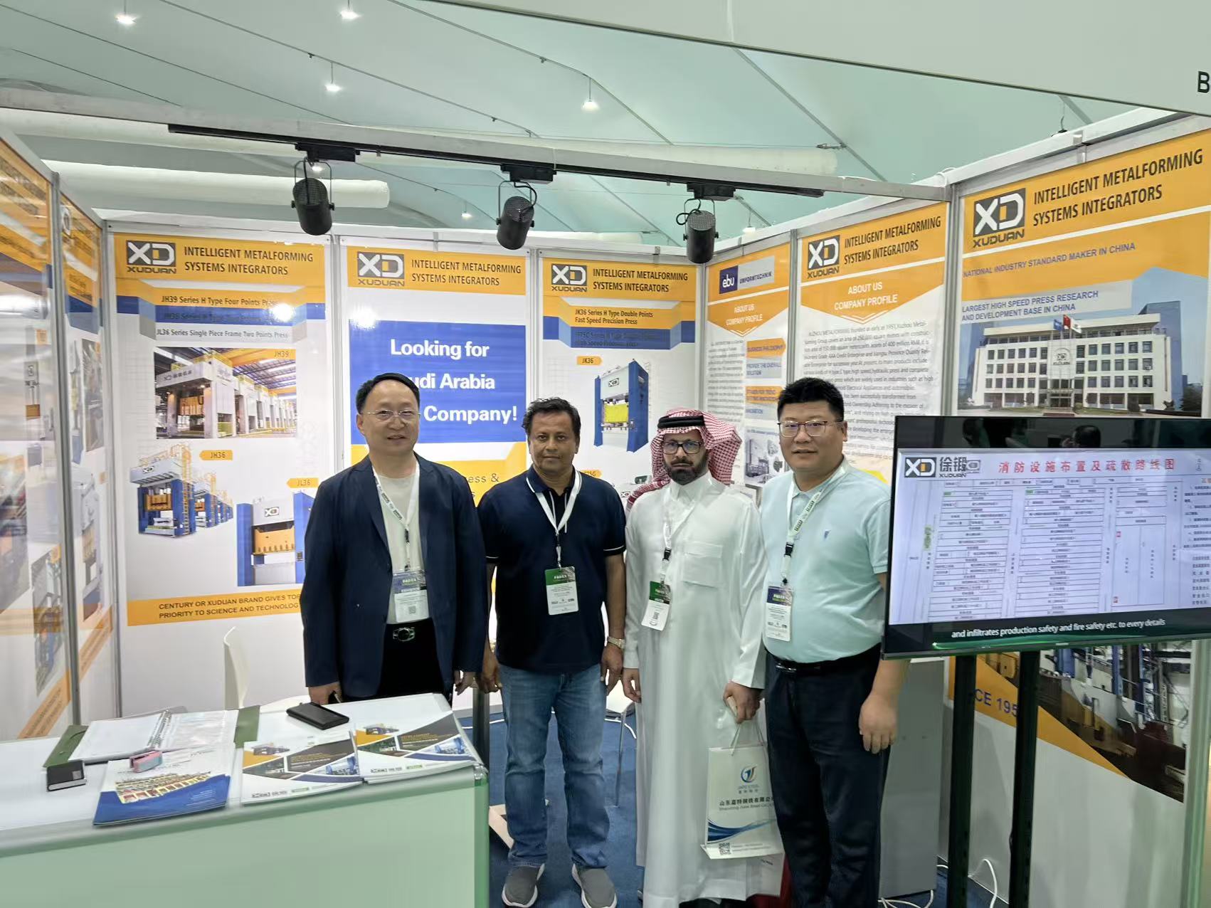 30e8a1e5bc9a893eb293050a2c11f451-571818293b8e486b97b98f33d8ddf2a5