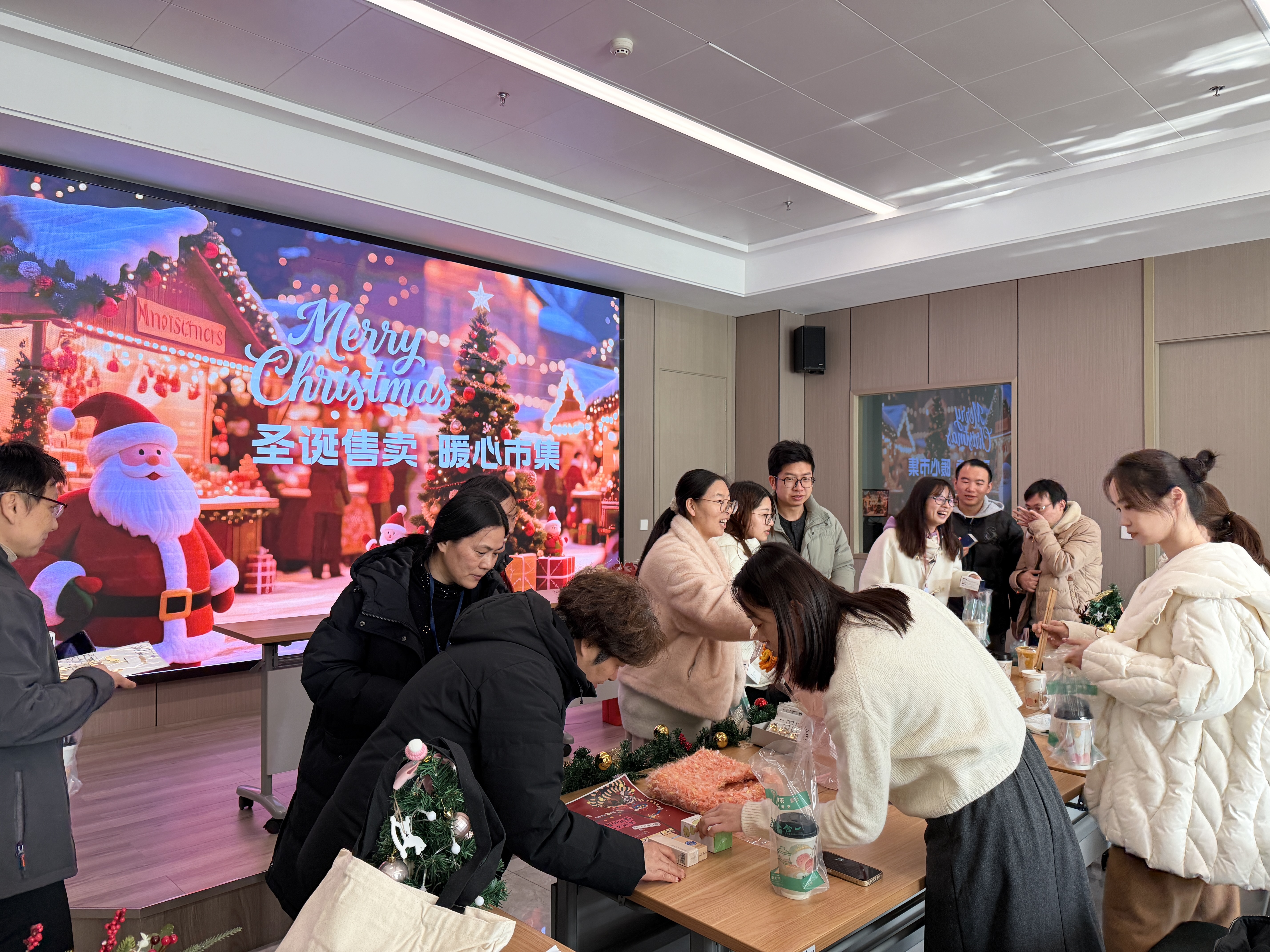 5887f3b4577640350cfbbe9331e58903-a09a29786ff64f348b32717f488c2eaa